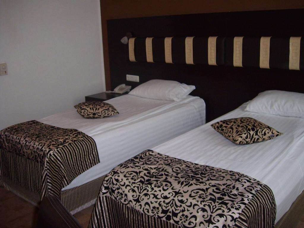 Hotel Sydney Craiova Oda fotoğraf